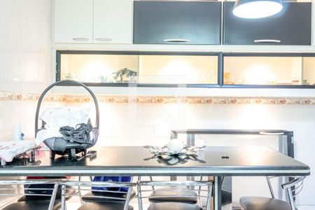 Casa à venda com 256m², 3 quartos e 1 vaga