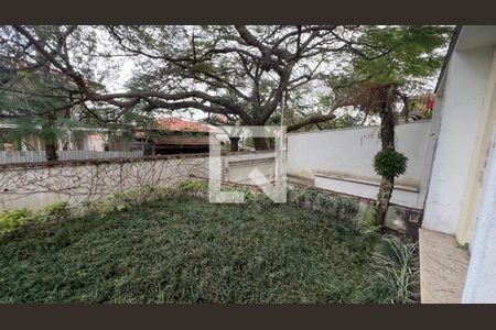 Casa à venda com 330m², 3 quartos e 3 vagas Casa à venda com 330m², 3 quartos e 3 vagasQuintal