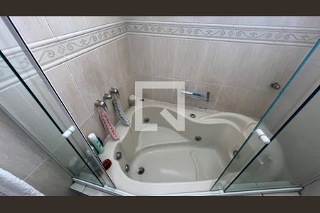 Casa à venda com 330m², 3 quartos e 3 vagas Casa à venda com 330m², 3 quartos e 3 vagasBanheiro