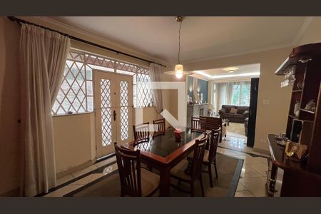 Casa à venda com 330m², 3 quartos e 3 vagas Casa à venda com 330m², 3 quartos e 3 vagasSala de Jantar