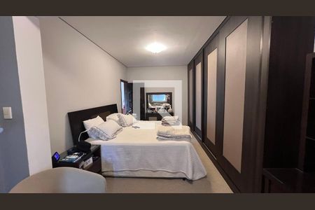 Casa à venda com 330m², 3 quartos e 3 vagas Casa à venda com 330m², 3 quartos e 3 vagasQuarto 1