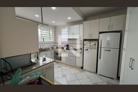 Casa à venda com 330m², 3 quartos e 3 vagas Casa à venda com 330m², 3 quartos e 3 vagasCozinha