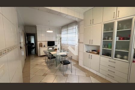 Casa à venda com 330m², 3 quartos e 3 vagas Casa à venda com 330m², 3 quartos e 3 vagasCopa