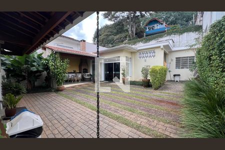 Casa à venda com 330m², 3 quartos e 3 vagas Casa à venda com 330m², 3 quartos e 3 vagasQuintal