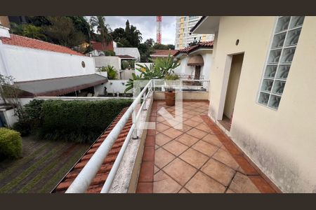 Casa à venda com 330m², 3 quartos e 3 vagas Casa à venda com 330m², 3 quartos e 3 vagasSacada da suite