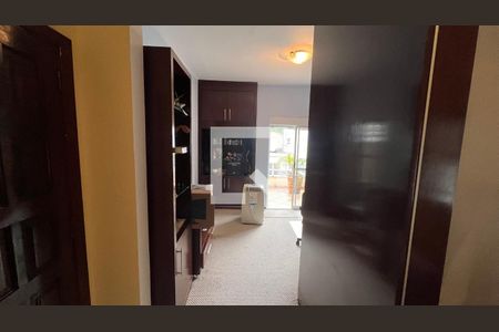 Casa à venda com 330m², 3 quartos e 3 vagas Casa à venda com 330m², 3 quartos e 3 vagasSuite