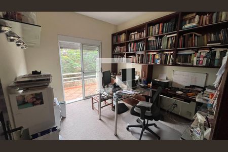 Casa à venda com 330m², 3 quartos e 3 vagas Casa à venda com 330m², 3 quartos e 3 vagasQuarto 2