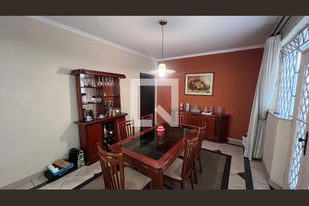 Casa à venda com 330m², 3 quartos e 3 vagas Casa à venda com 330m², 3 quartos e 3 vagasSala de Jantar