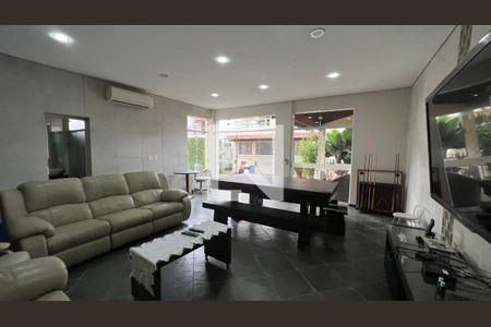 Casa à venda com 330m², 3 quartos e 3 vagas Casa à venda com 330m², 3 quartos e 3 vagasÁrea comum