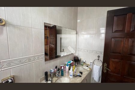 Casa à venda com 330m², 3 quartos e 3 vagas Casa à venda com 330m², 3 quartos e 3 vagasBanheiro