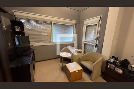 Casa à venda com 330m², 3 quartos e 3 vagas Casa à venda com 330m², 3 quartos e 3 vagasQuarto 1