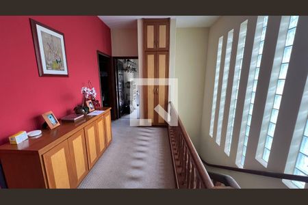 Casa à venda com 330m², 3 quartos e 3 vagas Casa à venda com 330m², 3 quartos e 3 vagasLiving