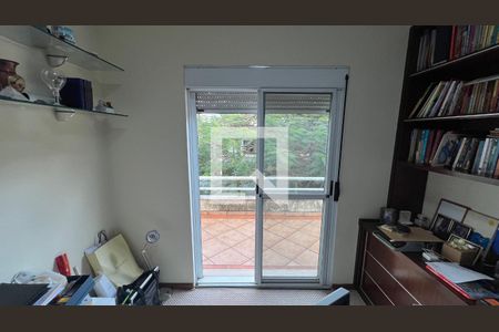 Casa à venda com 330m², 3 quartos e 3 vagas Casa à venda com 330m², 3 quartos e 3 vagasQuarto 2