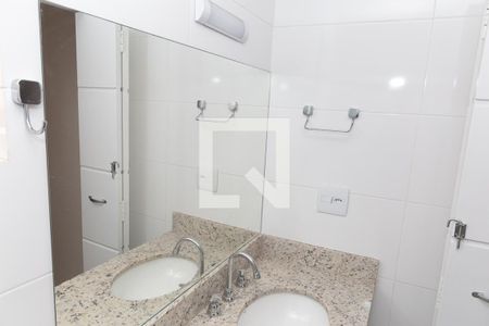 Apartamento para alugar com 92m², 3 quartos e 1 vaga Apartamento para alugar com 92m², 3 quartos e 1 vagaBanheiro da Suíte 1