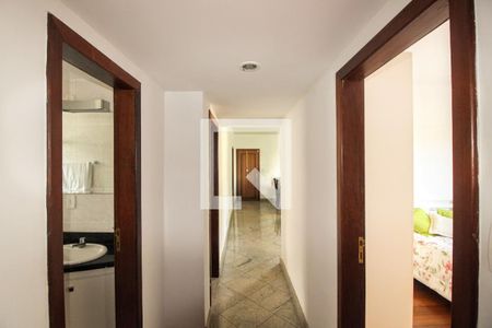 Apartamento à venda com 260m², 4 quartos e 3 vagasCorredor