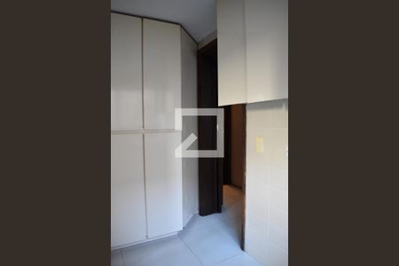 Apartamento para alugar com 144m², 3 quartos e 1 vagaÁrea de Serviço