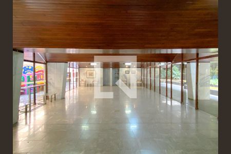 Apartamento à venda com 410m², 6 quartos e 2 vagasÁrea comum - Salão de festas