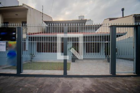 Casa à venda com 400m², 4 quartos e 6 vagasFachada