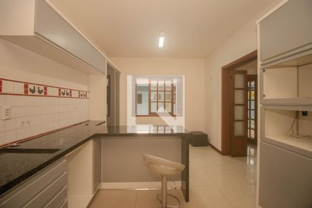 Casa à venda com 400m², 4 quartos e 6 vagasCozinha