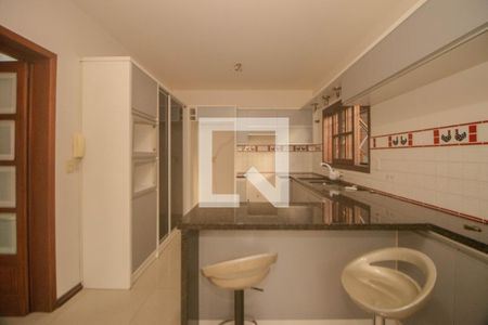 Casa à venda com 400m², 4 quartos e 6 vagasCozinha