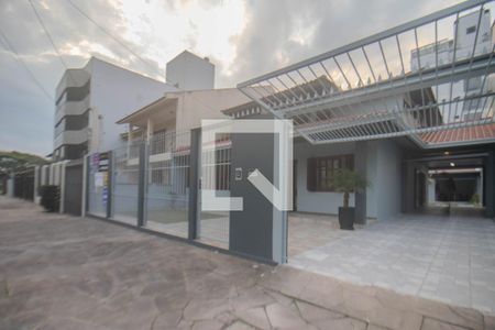 Casa à venda com 400m², 4 quartos e 6 vagasFachada