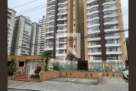 Apartamento à venda com 109m², 3 quartos e 2 vagasFachada e portaria 