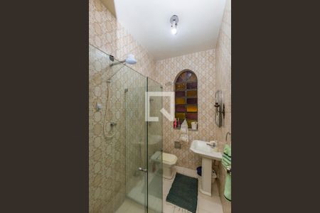 Casa à venda com 232m², 4 quartos e 4 vagas Casa à venda com 232m², 4 quartos e 4 vagasBanheiro Social