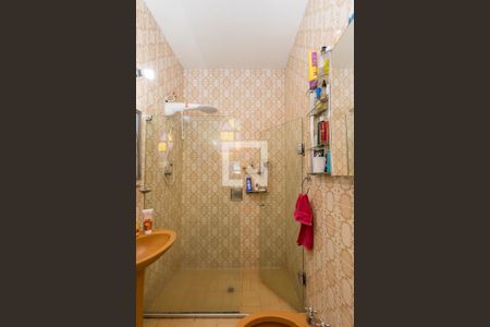 Casa à venda com 232m², 4 quartos e 4 vagas Casa à venda com 232m², 4 quartos e 4 vagasBanheiro da Suíte 1