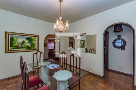 Casa à venda com 232m², 4 quartos e 4 vagas Casa à venda com 232m², 4 quartos e 4 vagasSala 3