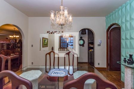 Casa à venda com 232m², 4 quartos e 4 vagas Casa à venda com 232m², 4 quartos e 4 vagasSala 3