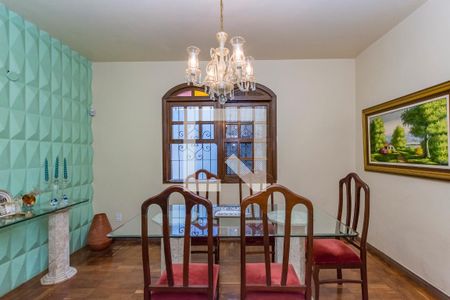 Casa à venda com 232m², 4 quartos e 4 vagas Casa à venda com 232m², 4 quartos e 4 vagasSala 3