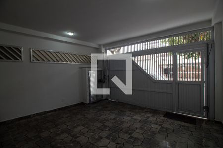 Casa à venda com 250m², 3 quartos e 2 vagas Casa à venda com 250m², 3 quartos e 2 vagasGaragem