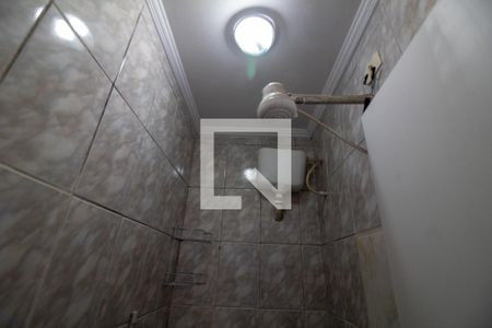 Casa à venda com 250m², 3 quartos e 2 vagas Casa à venda com 250m², 3 quartos e 2 vagasBanheiro de Serviço