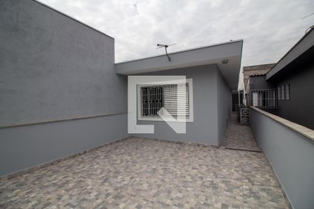 Casa à venda com 250m², 3 quartos e 2 vagas Casa à venda com 250m², 3 quartos e 2 vagasVaranda
