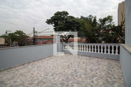 Casa à venda com 250m², 3 quartos e 2 vagas Casa à venda com 250m², 3 quartos e 2 vagasVaranda