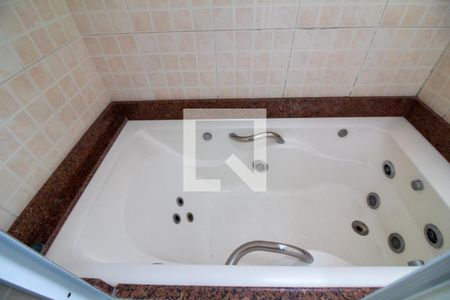 Casa à venda com 250m², 3 quartos e 2 vagas Casa à venda com 250m², 3 quartos e 2 vagasBanheiro da Suíte