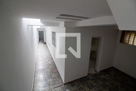 Casa à venda com 250m², 3 quartos e 2 vagas Casa à venda com 250m², 3 quartos e 2 vagasCorredor