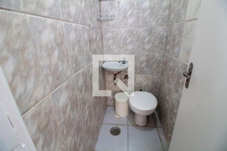 Casa à venda com 250m², 3 quartos e 2 vagas Casa à venda com 250m², 3 quartos e 2 vagasBanheiro de Serviço