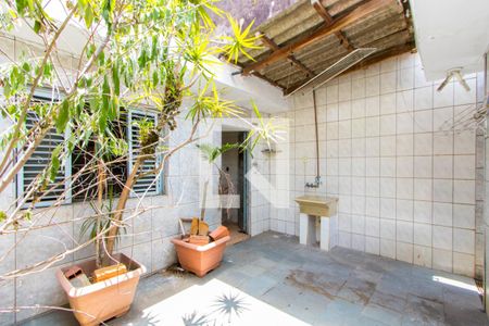 Casa à venda com 150m², 2 quartos e 2 vagasÁrea de serviço/Quintal