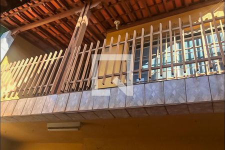 Casa à venda com 178m², 4 quartos e 3 vagas Casa à venda com 178m², 4 quartos e 3 vagasÁrea externa