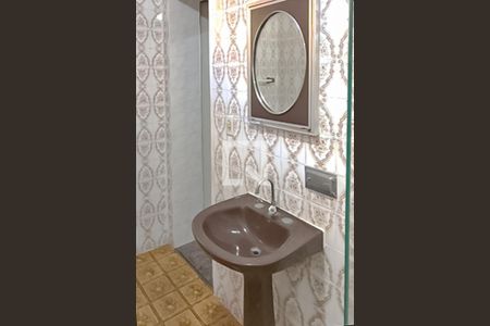 Casa à venda com 178m², 4 quartos e 3 vagas Casa à venda com 178m², 4 quartos e 3 vagasBanheiro da Suíte