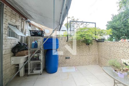 Apartamento à venda com 110m², 3 quartos e sem vagaSacada