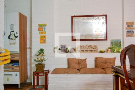 Casa à venda com 219m², 5 quartos e 3 vagas