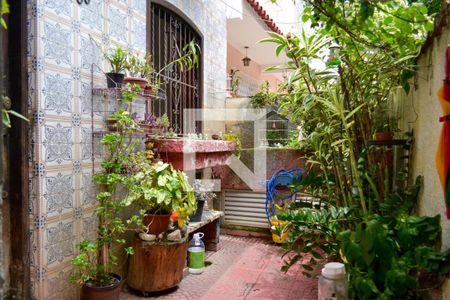 Casa à venda com 219m², 5 quartos e 3 vagas