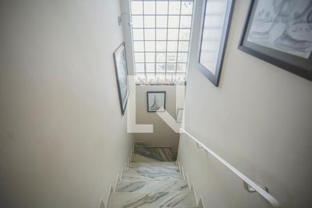 Escada de casa à venda com 3 quartos, 250m² em Planalto Paulista, São Paulo