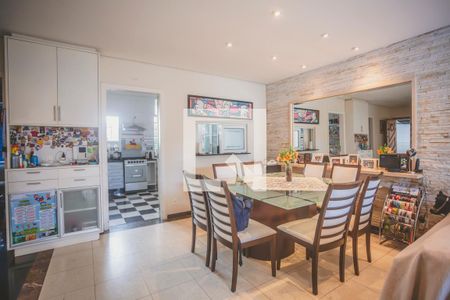 Sala de casa à venda com 3 quartos, 250m² em Planalto Paulista, São Paulo