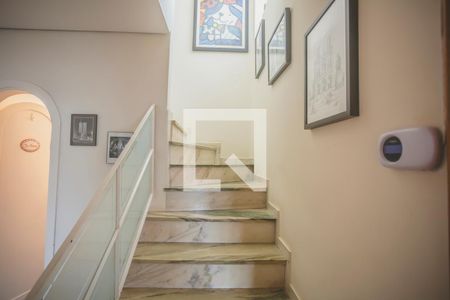 Escada de casa à venda com 3 quartos, 250m² em Planalto Paulista, São Paulo