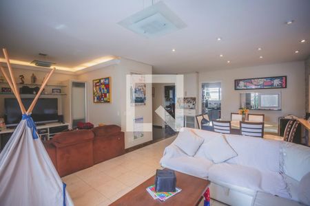 Sala de casa à venda com 3 quartos, 250m² em Planalto Paulista, São Paulo