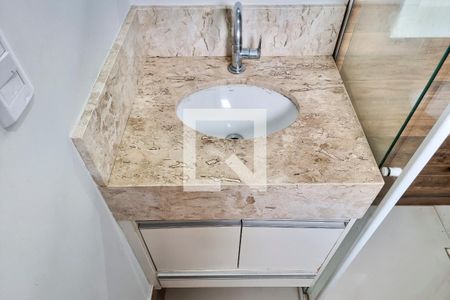 Banheiro da Suíte de casa de condomínio para alugar com 3 quartos, 90m² em Chácaras São José, São José dos Campos