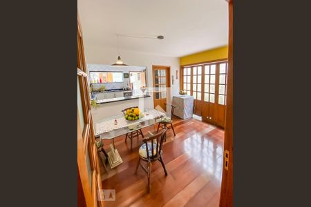 Casa à venda com 200m², 3 quartos e 2 vagas